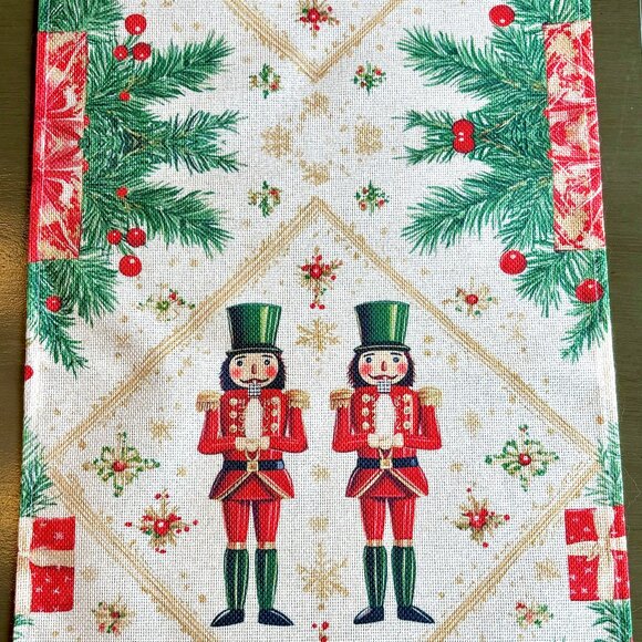 Traditional Christmas Nutcrackers Pine Berries Gifts 72" Linen Table Runner New - Picture 4 of 7